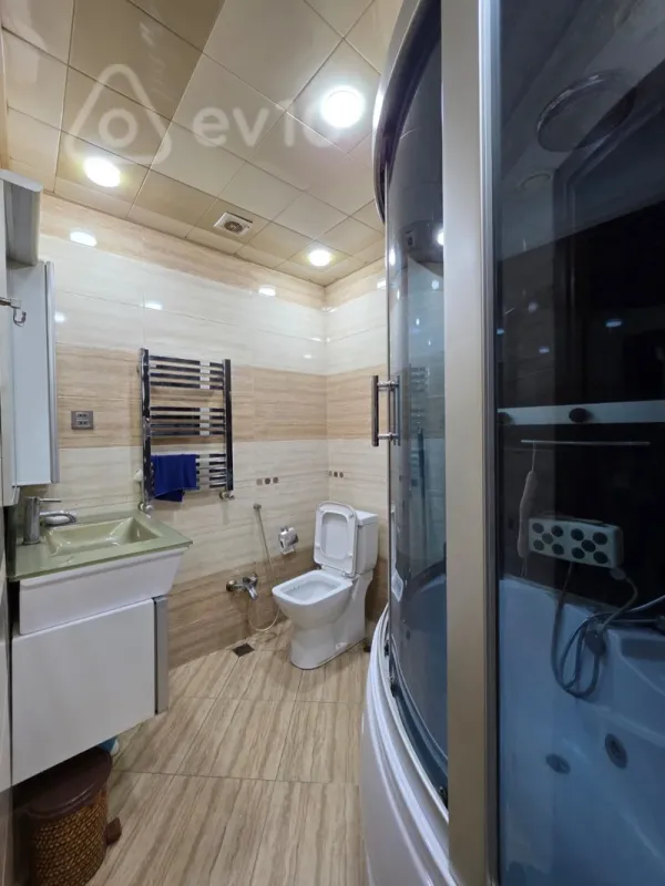 Satılır 3 otaqlı yeni tikili 128 m²