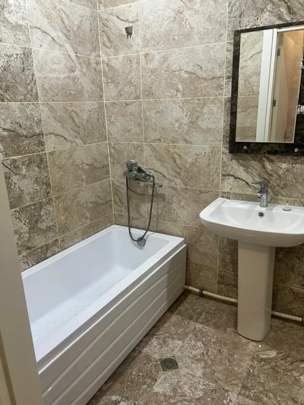 Kirayə verilir 3 otaqlı yeni tikili 125 m²