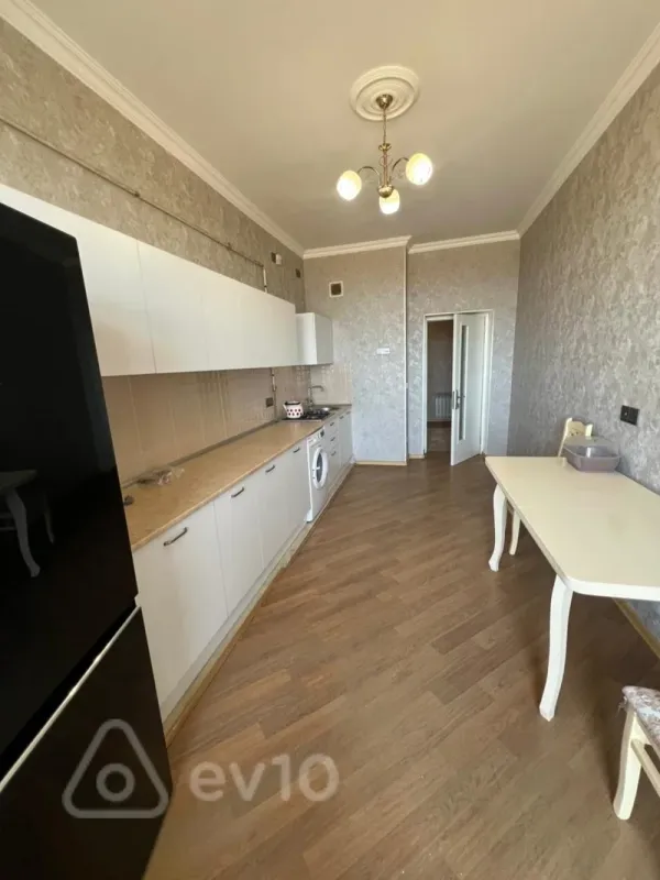 Kirayə verilir 3 otaqlı yeni tikili 125 m²