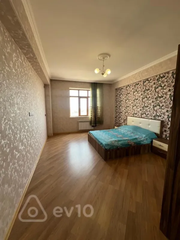 Kirayə verilir 3 otaqlı yeni tikili 125 m²