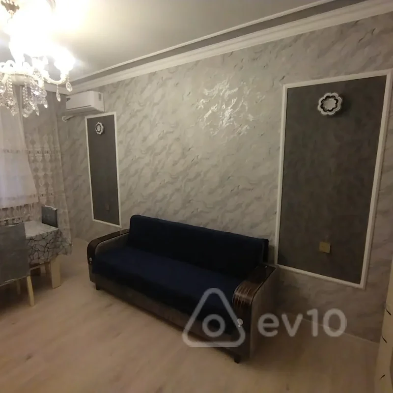 Kirayə verilir 2 otaqlı köhnə tikili 50 m²