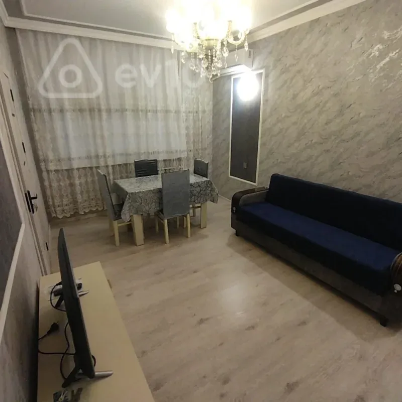 Kirayə verilir 2 otaqlı köhnə tikili 50 m²
