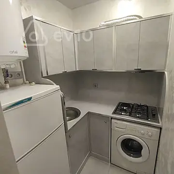 Kirayə verilir 2 otaqlı köhnə tikili 50 m²