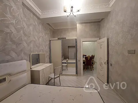 Kirayə verilir 2 otaqlı yeni tikili 70 m²