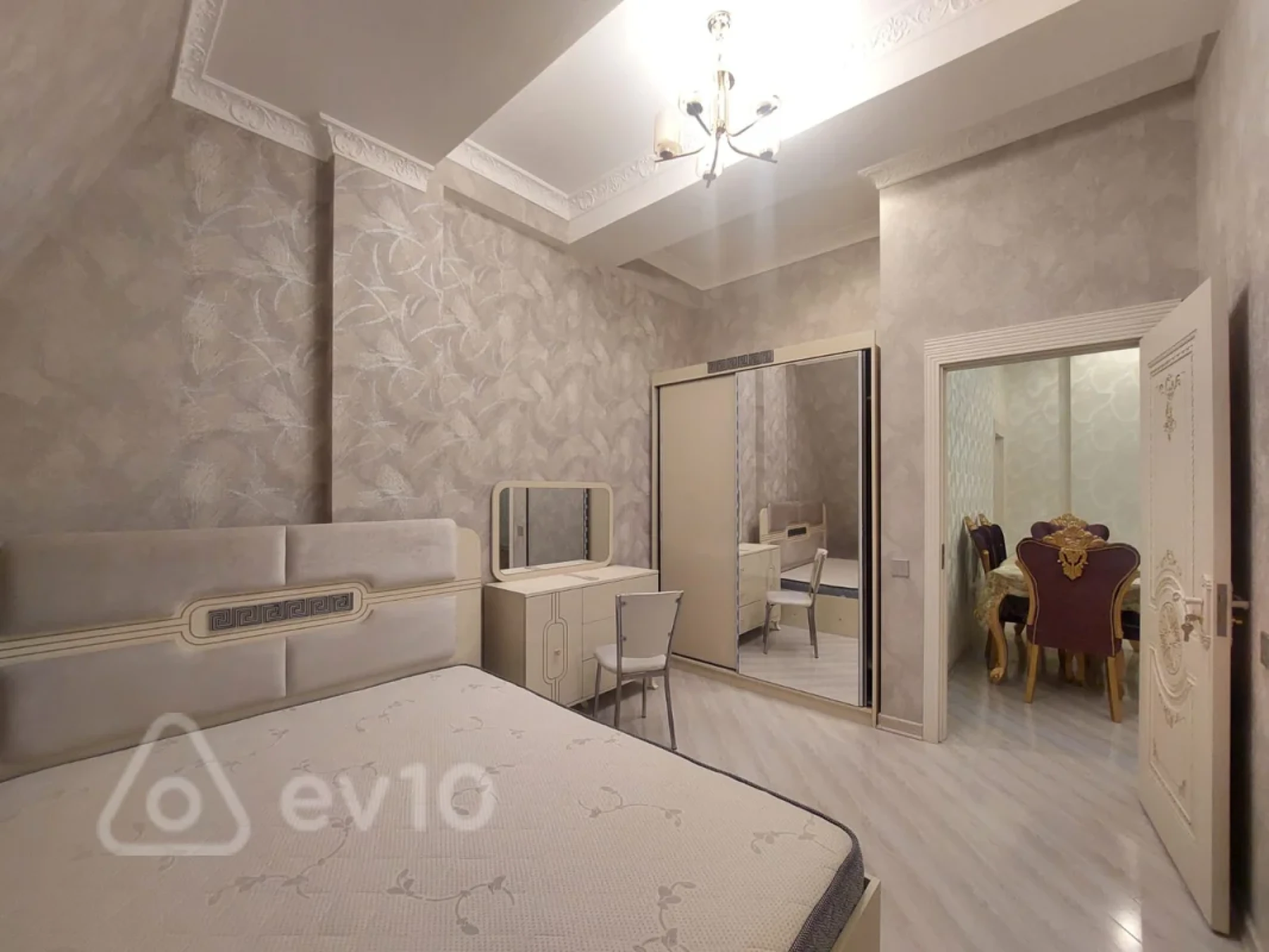 Kirayə verilir 2 otaqlı yeni tikili 70 m²