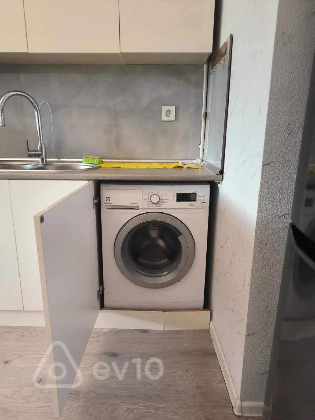 Kirayə verilir 3 otaqlı yeni tikili 107 m²