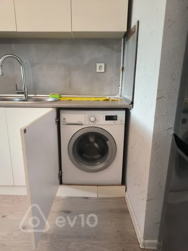 Kirayə verilir 3 otaqlı yeni tikili 107 m²