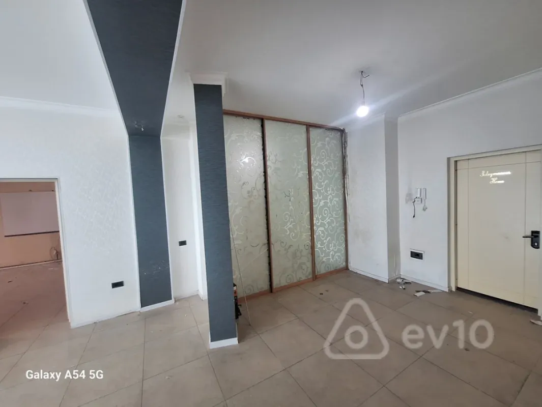 Satılır 3 otaqlı yeni tikili 187 m²