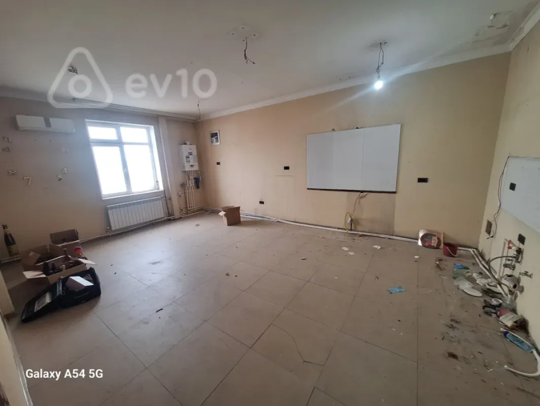 Satılır 3 otaqlı yeni tikili 187 m²