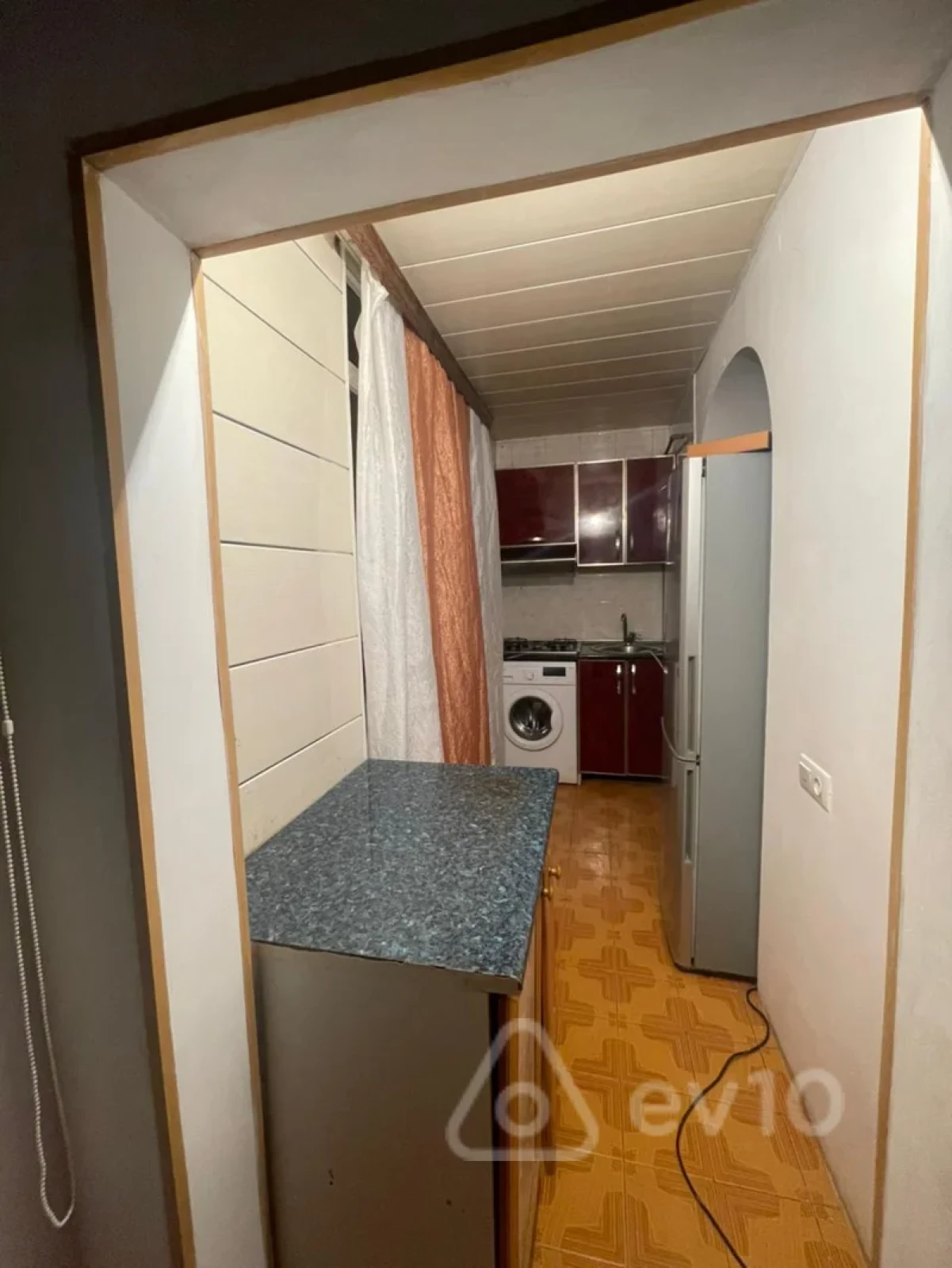 Kirayə verilir 2 otaqlı köhnə tikili 35 m²