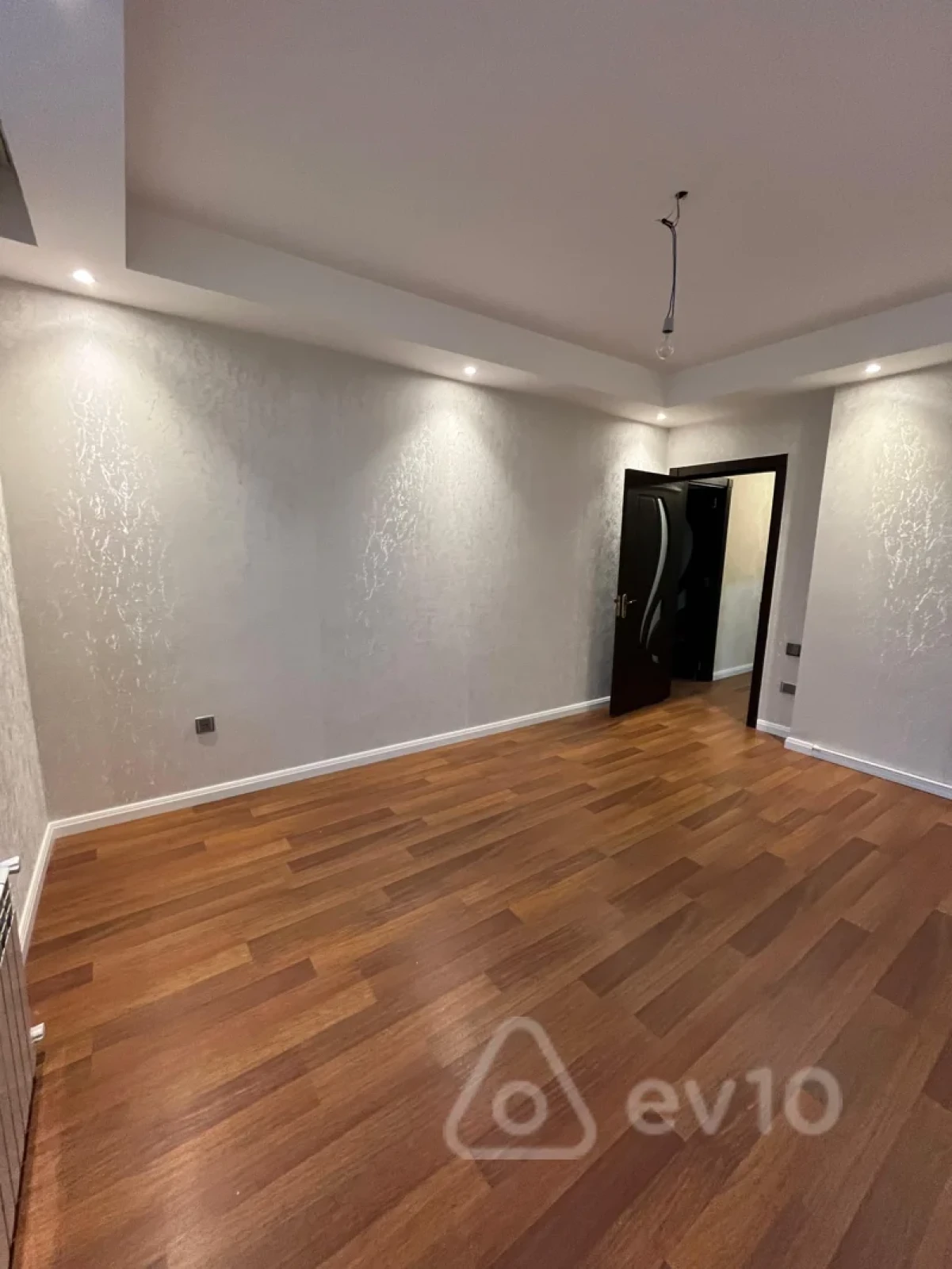 Kirayə verilir 2 otaqlı yeni tikili 60 m²