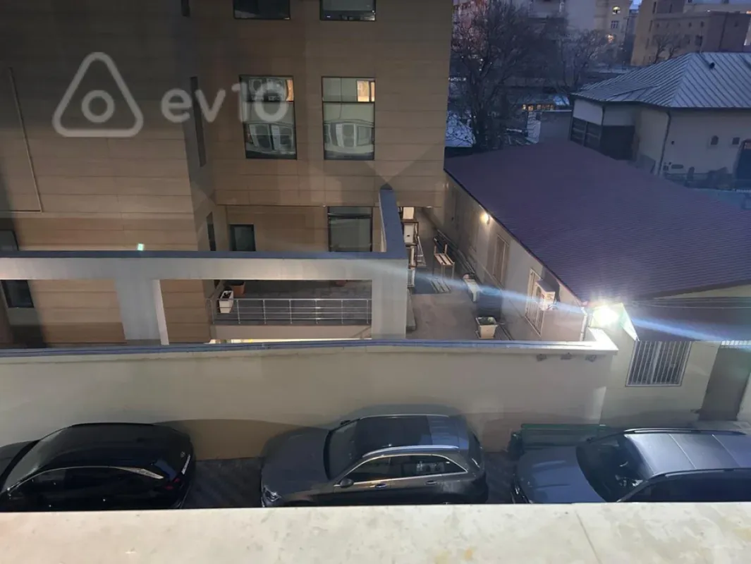 Kirayə verilir 2 otaqlı yeni tikili 80 m²