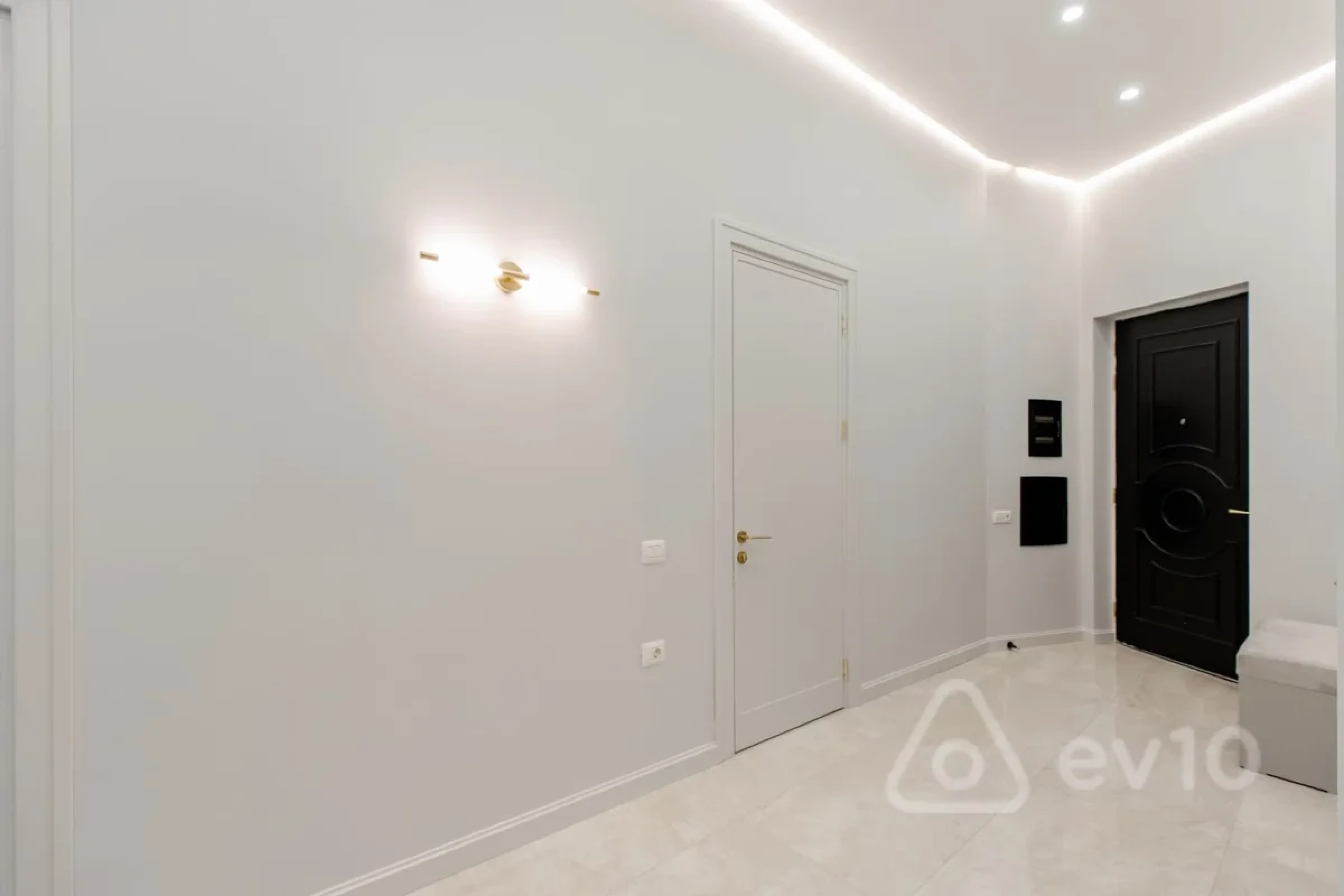 Kirayə verilir 3 otaqlı yeni tikili 140 m²