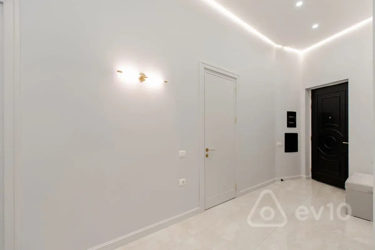 Kirayə verilir 3 otaqlı yeni tikili 140 m²