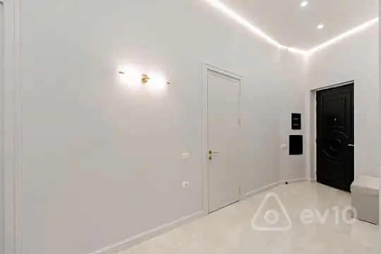 Kirayə verilir 3 otaqlı yeni tikili 140 m²
