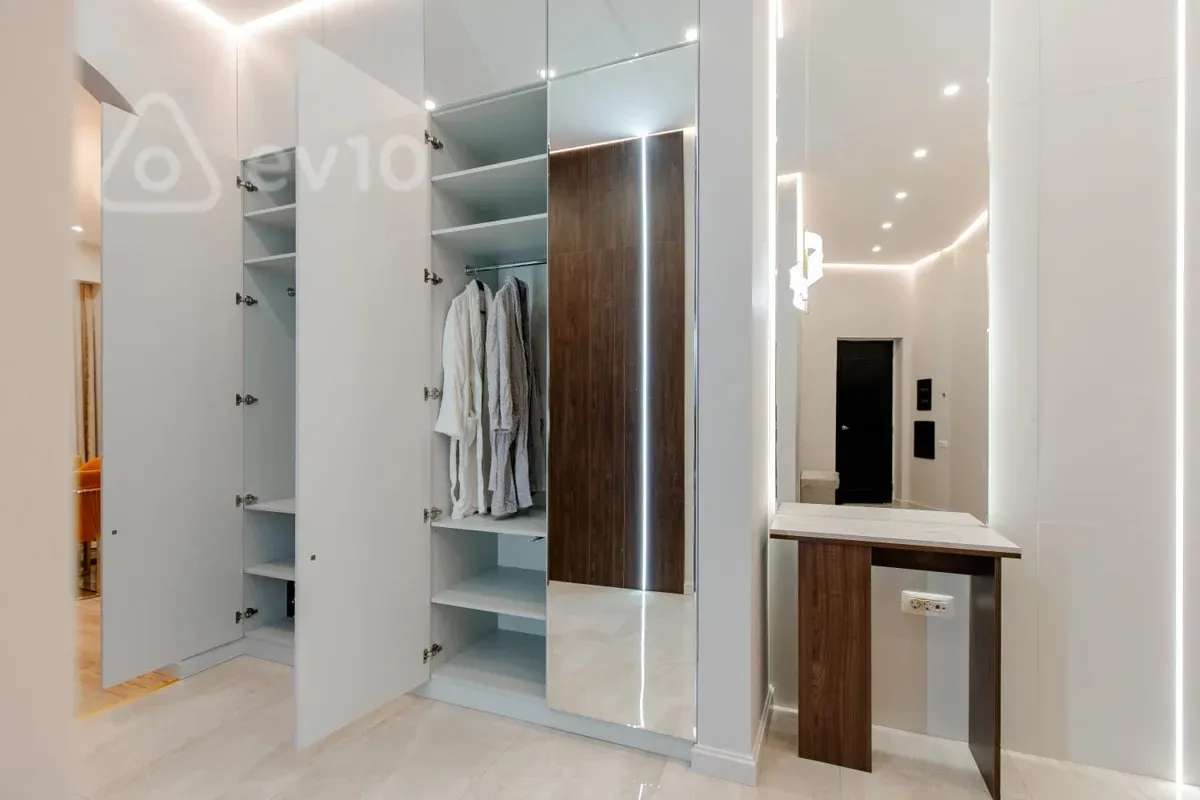 Kirayə verilir 3 otaqlı yeni tikili 140 m²