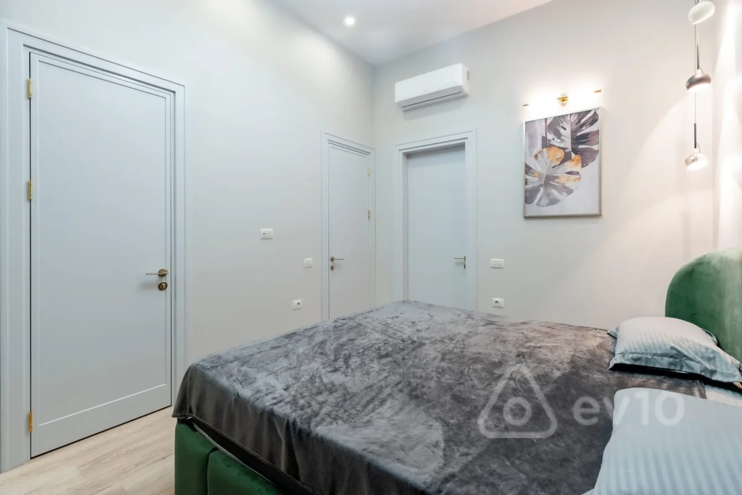 Kirayə verilir 3 otaqlı yeni tikili 140 m²