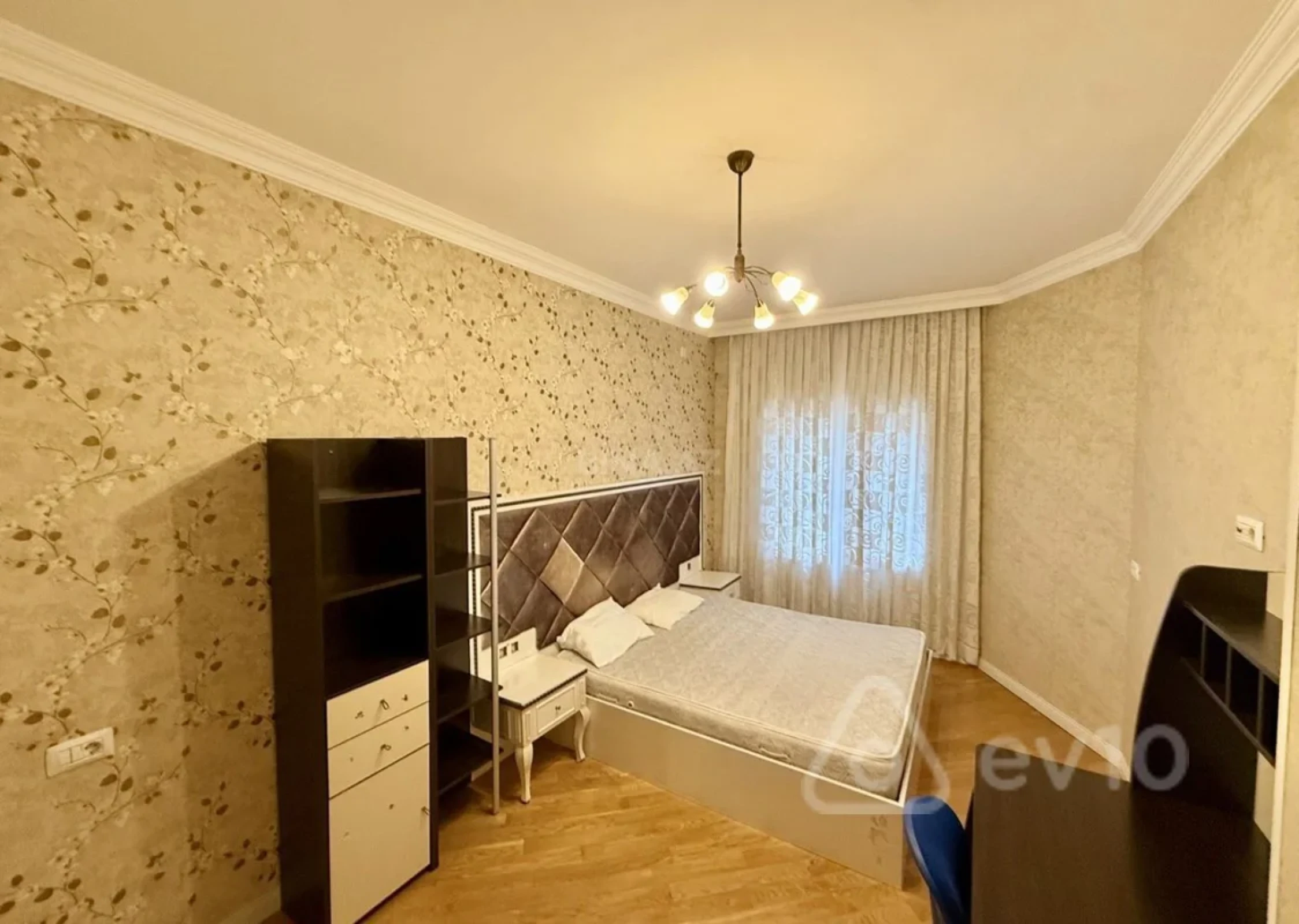 Kirayə verilir 4 otaqlı yeni tikili 190 m²