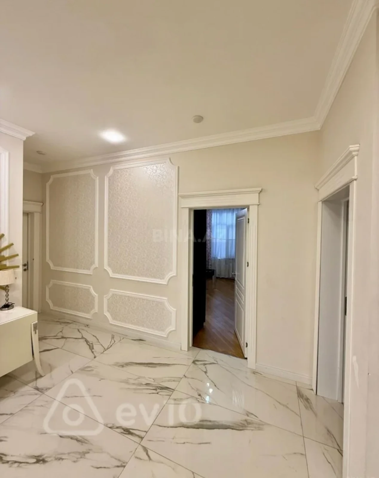 Kirayə verilir 4 otaqlı yeni tikili 190 m²