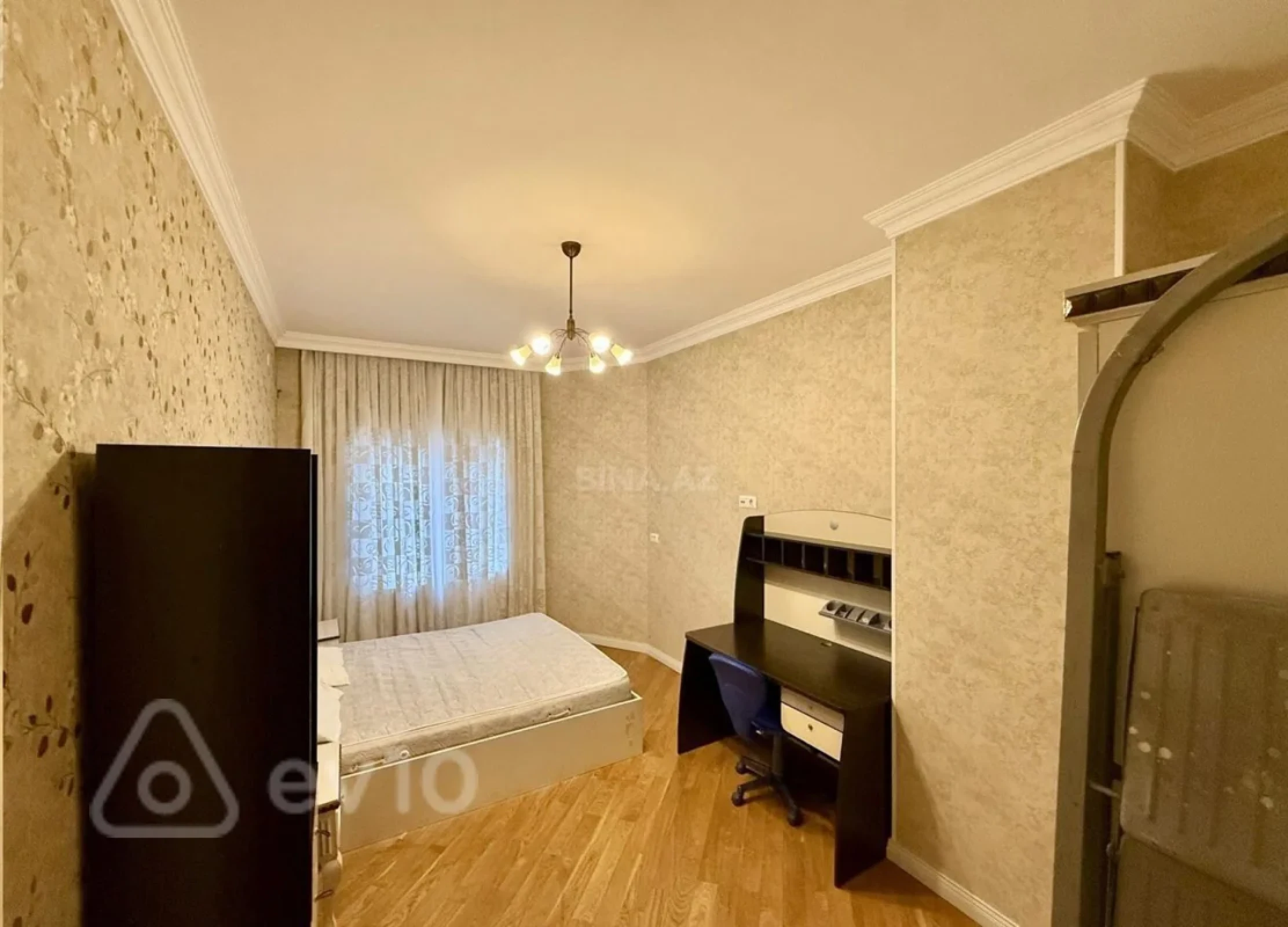 Kirayə verilir 4 otaqlı yeni tikili 190 m²