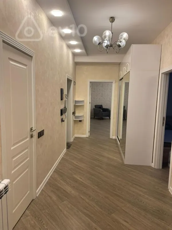 Kirayə verilir 3 otaqlı yeni tikili 130 m²