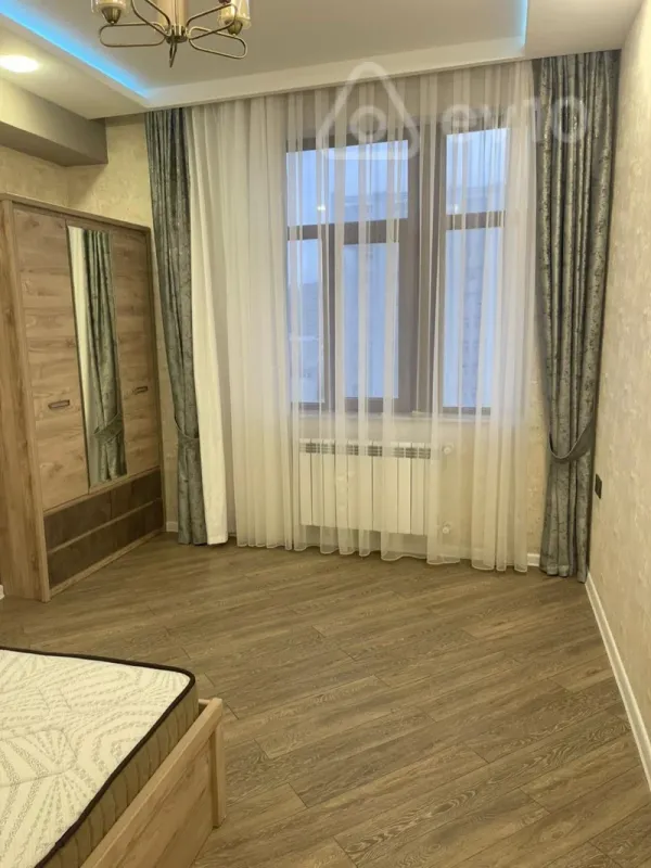 Kirayə verilir 3 otaqlı yeni tikili 130 m²