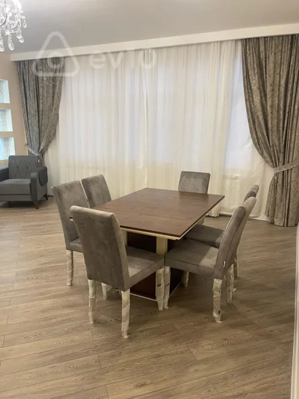 Kirayə verilir 3 otaqlı yeni tikili 130 m²