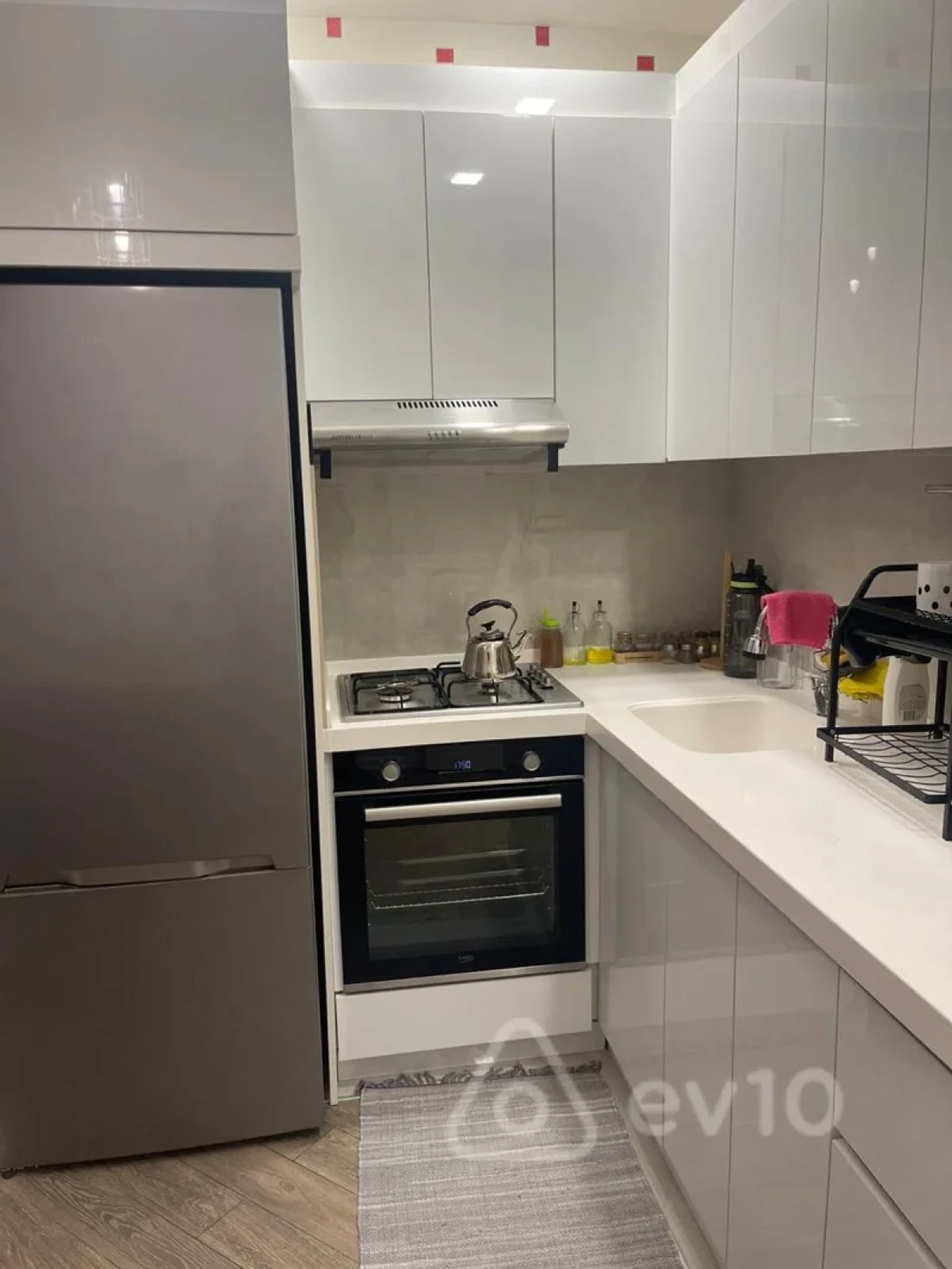 Kirayə verilir 3 otaqlı yeni tikili 130 m²