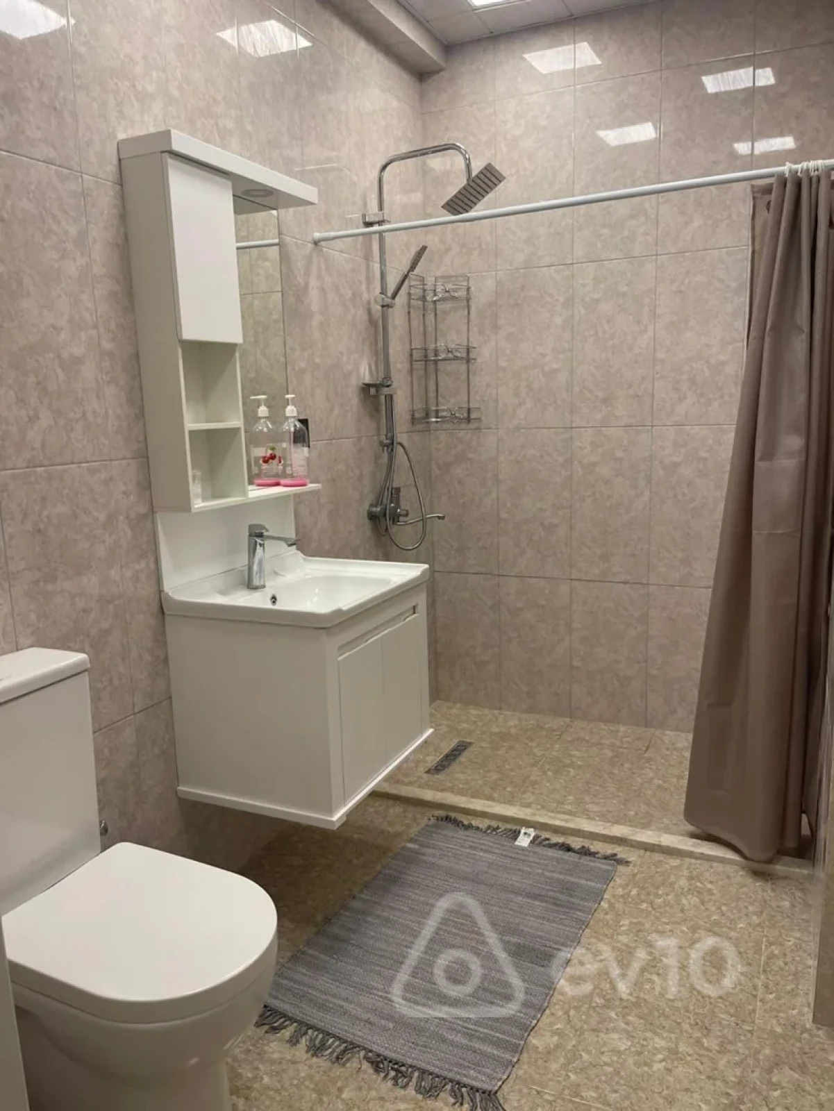 Kirayə verilir 3 otaqlı yeni tikili 130 m²