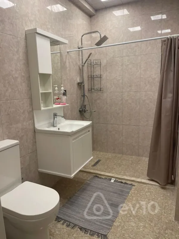 Kirayə verilir 3 otaqlı yeni tikili 130 m²