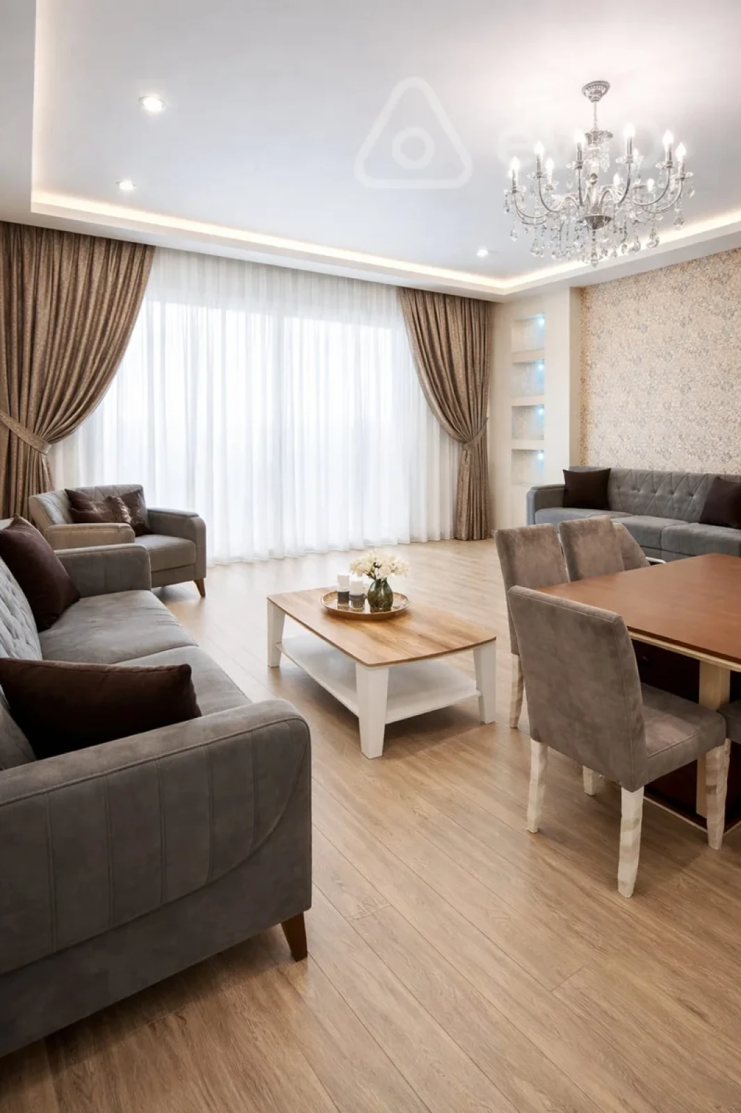 Kirayə verilir 3 otaqlı yeni tikili 130 m²