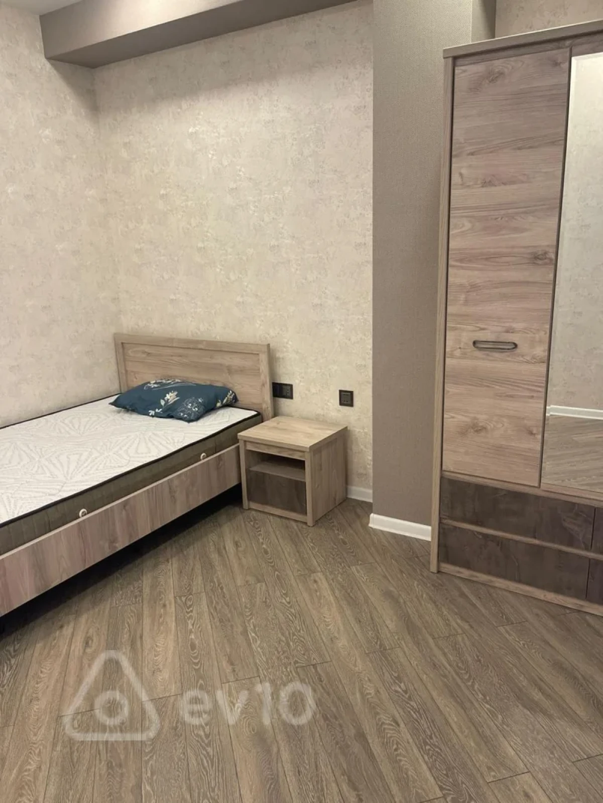 Kirayə verilir 3 otaqlı yeni tikili 130 m²