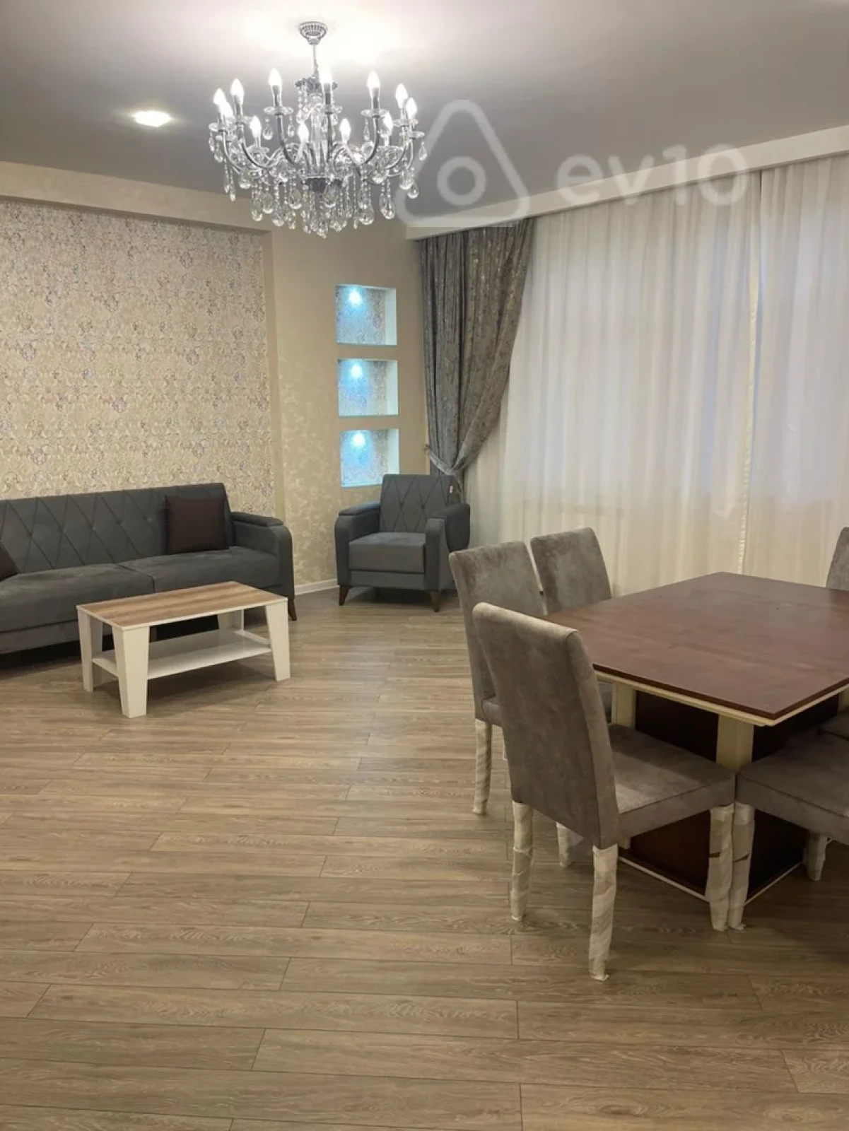 Kirayə verilir 3 otaqlı yeni tikili 130 m²