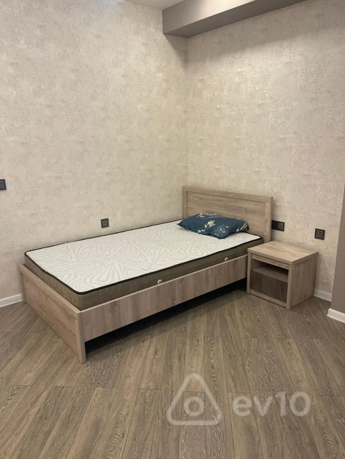 Kirayə verilir 3 otaqlı yeni tikili 130 m²