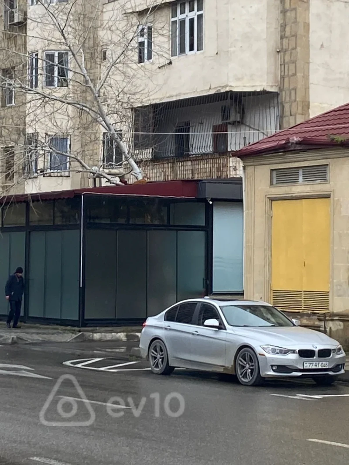 Kirayə verilir 2 otaqlı köhnə tikili 65 m²