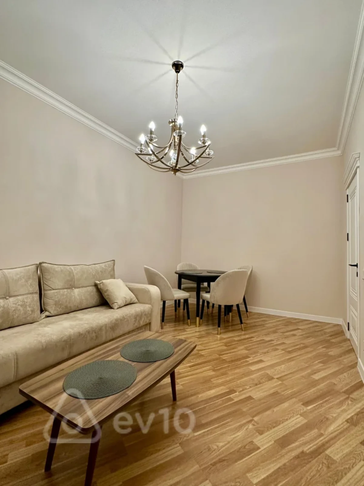 Kirayə verilir 2 otaqlı köhnə tikili 75 m²