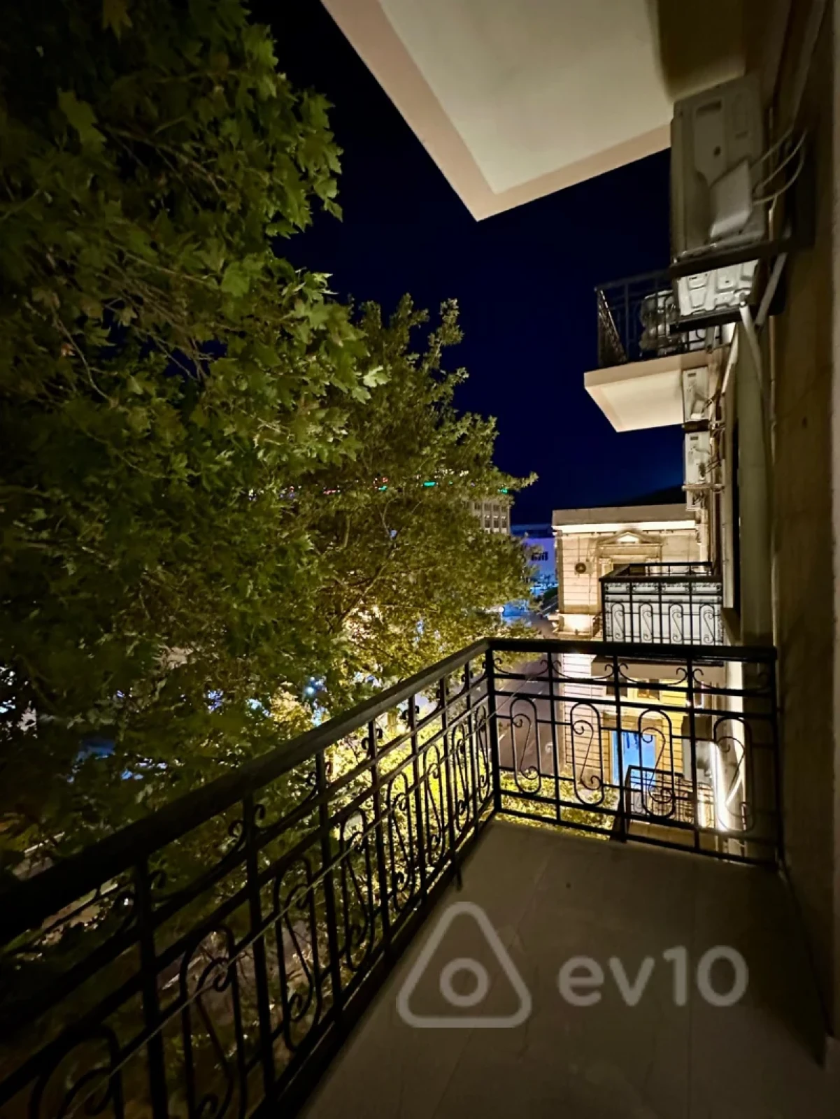 Kirayə verilir 2 otaqlı köhnə tikili 75 m²