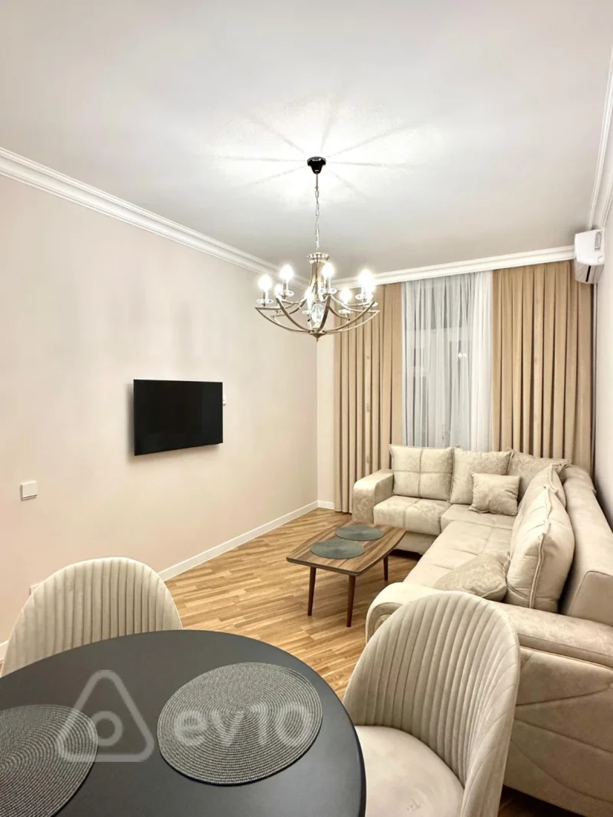 Kirayə verilir 2 otaqlı köhnə tikili 75 m²