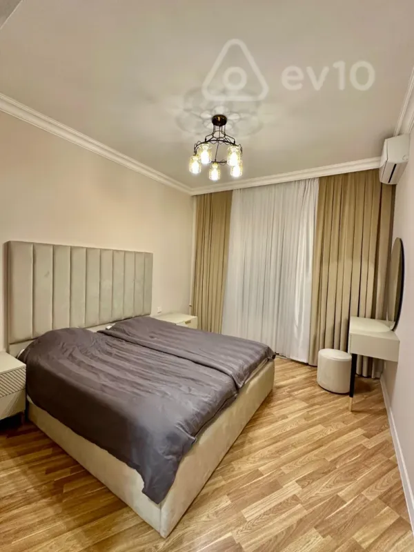 Kirayə verilir 2 otaqlı köhnə tikili 75 m²
