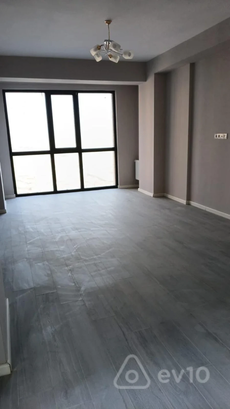 Satılır 3 otaqlı yeni tikili 80 m²