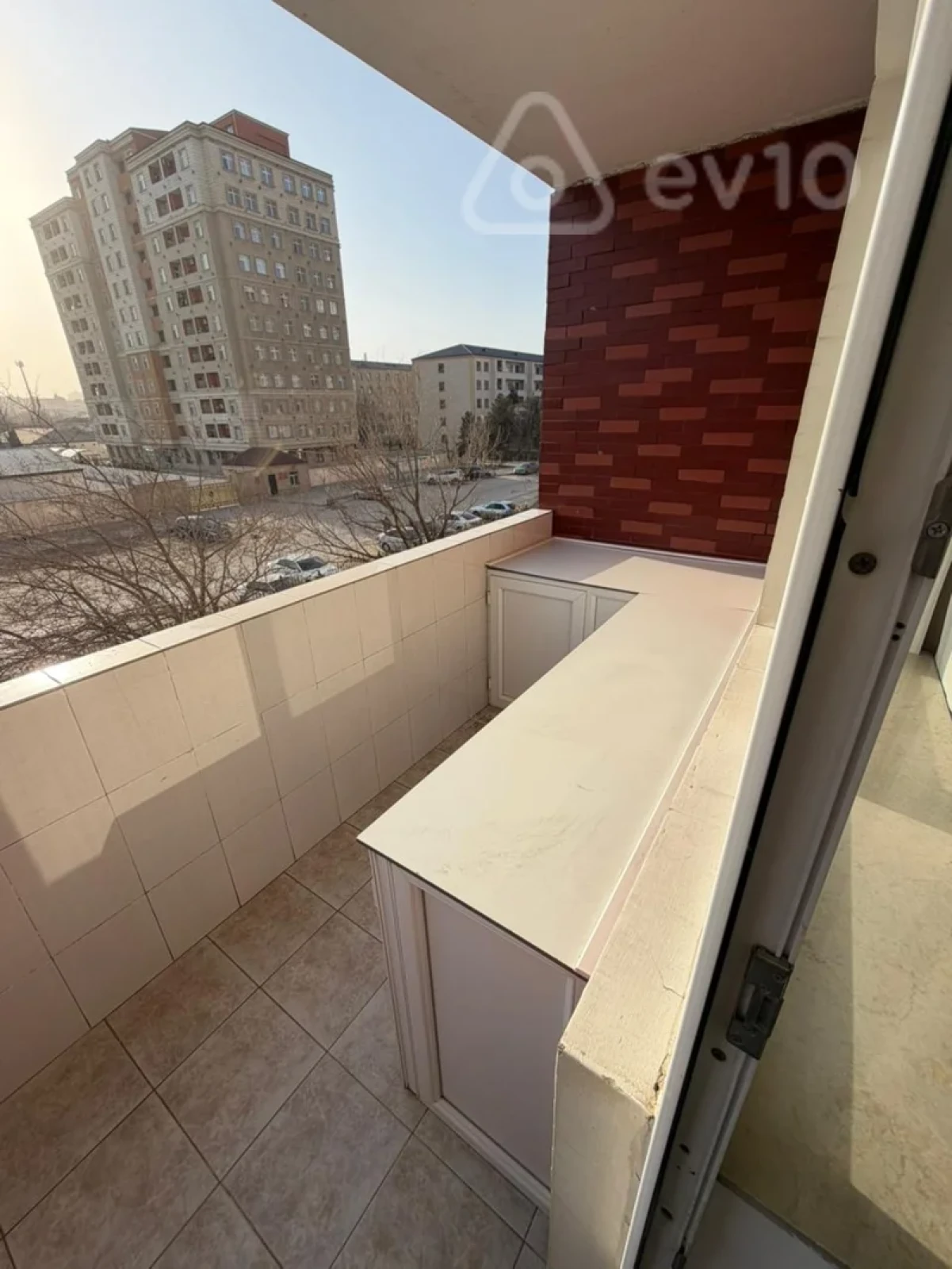 Kirayə verilir 3 otaqlı yeni tikili 130 m²