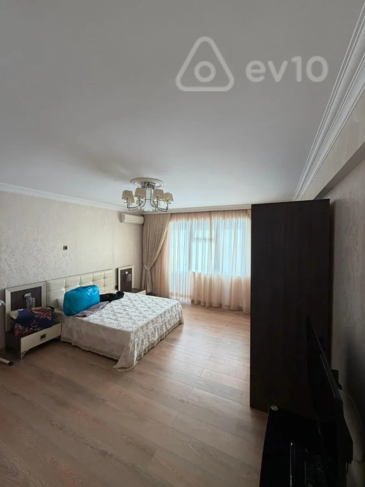 Kirayə verilir 3 otaqlı yeni tikili 130 m²