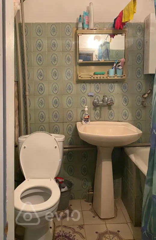 Kirayə verilir 3 otaqlı köhnə tikili 75 m²