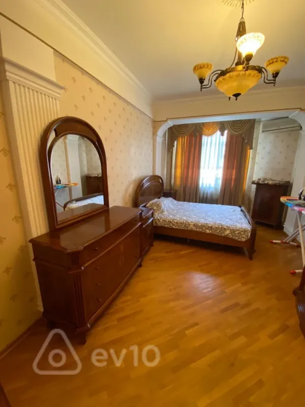 Satılır 3 otaqlı yeni tikili 160 m²