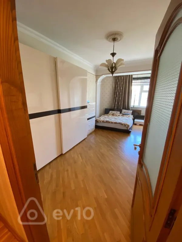Satılır 3 otaqlı yeni tikili 160 m²