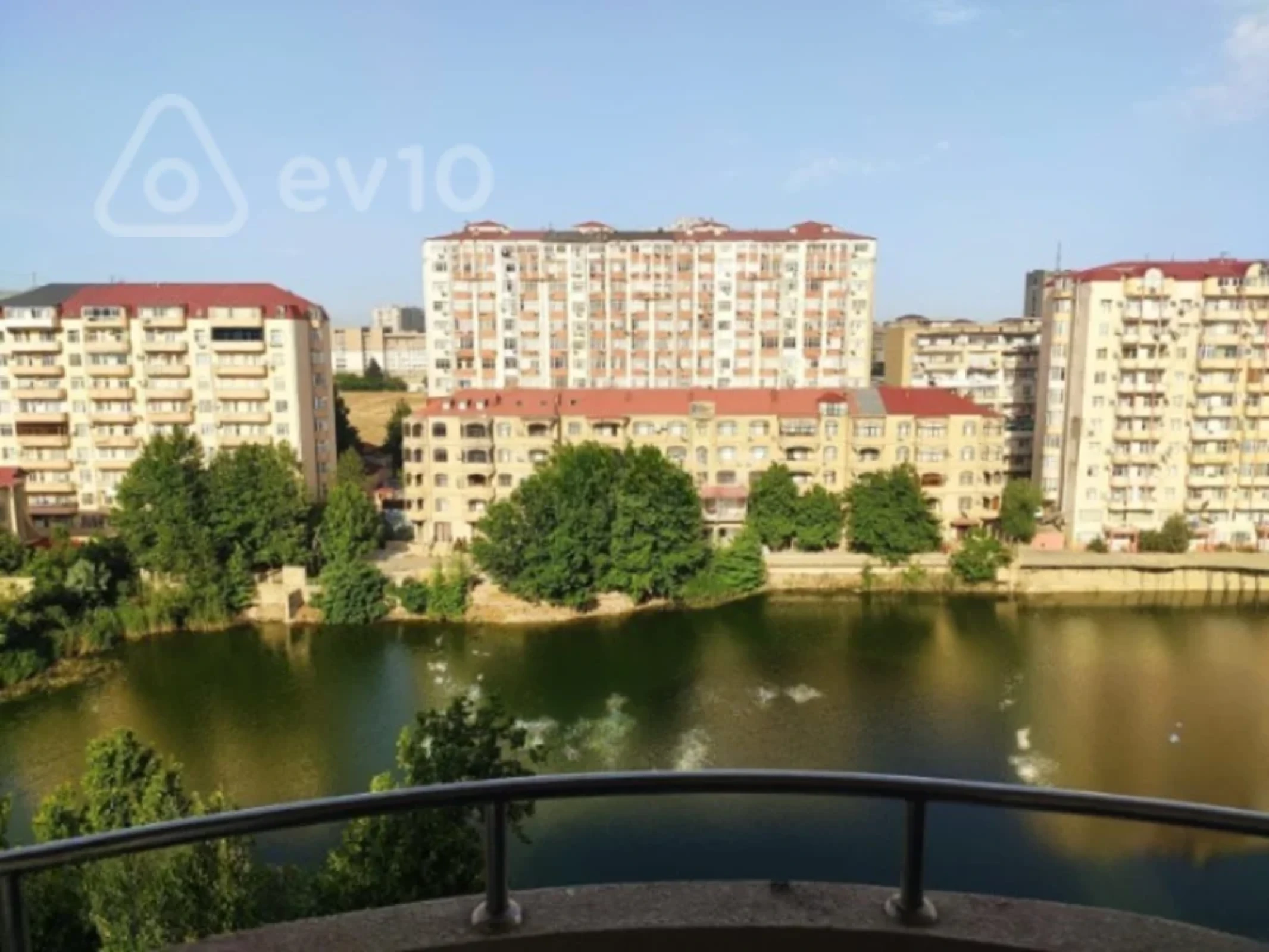 Satılır 3 otaqlı yeni tikili 160 m²