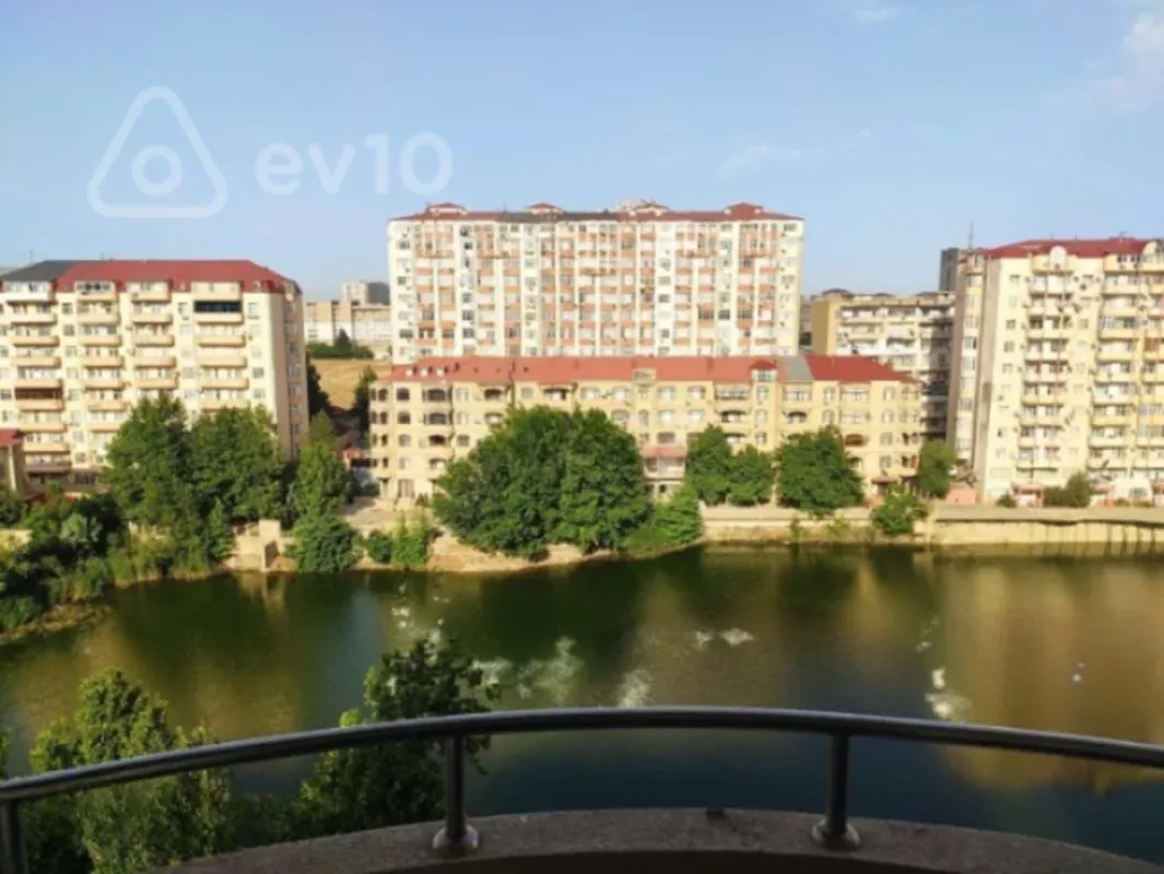 Satılır 3 otaqlı yeni tikili 160 m²