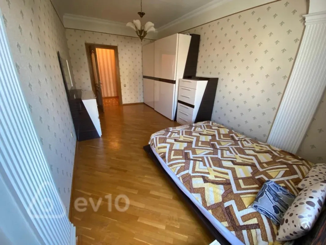 Satılır 3 otaqlı yeni tikili 160 m²