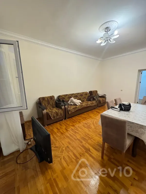 Kirayə verilir 2 otaqlı yeni tikili 70 m²
