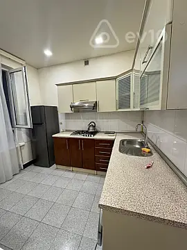 Kirayə verilir 2 otaqlı yeni tikili 70 m²